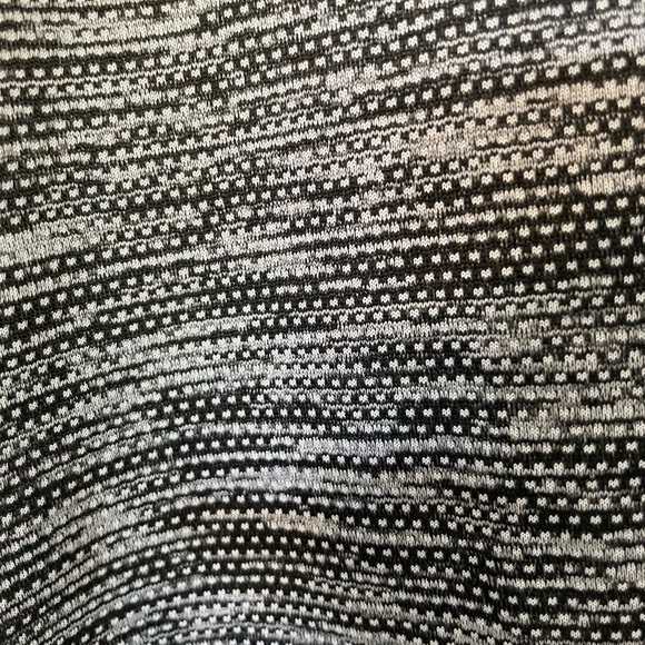 GRAY WORKOUT TANK FROM DANSKIN SIZE M - Picture 7 of 7